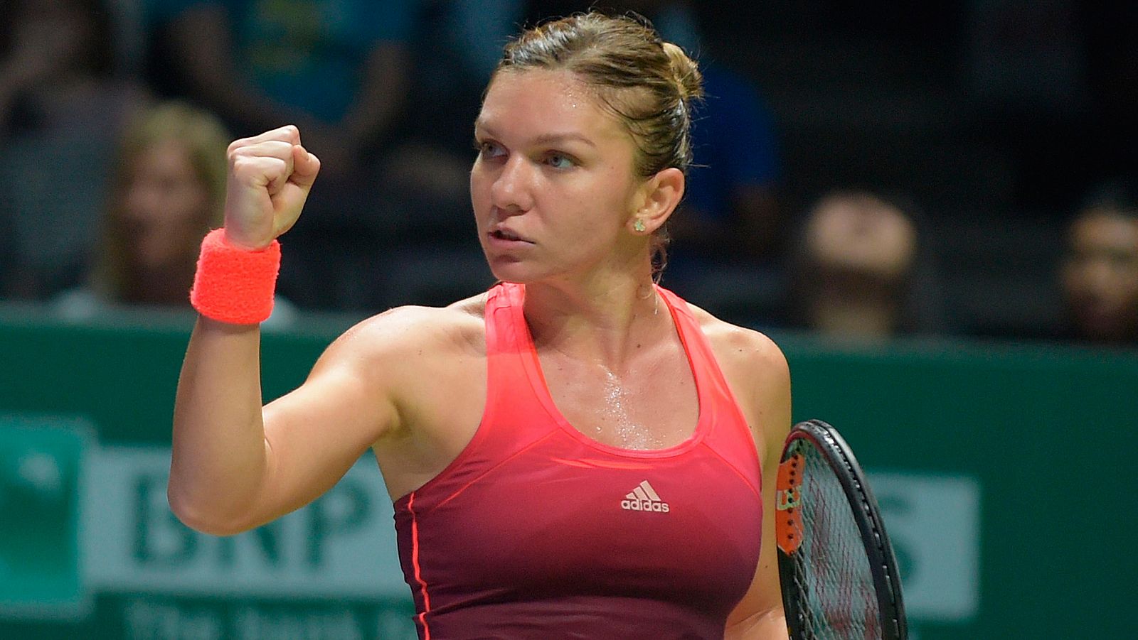 Simona Halep no da opción a Flavia Pennetta en Singapur