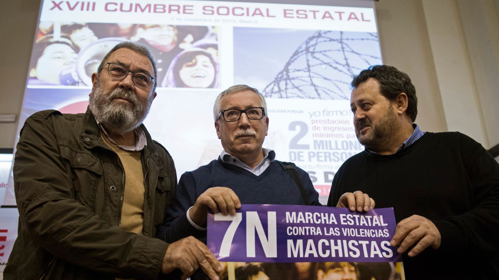 Los líderes de UGT, CC.OO. y USO muestran un cártel contra la violencia de género