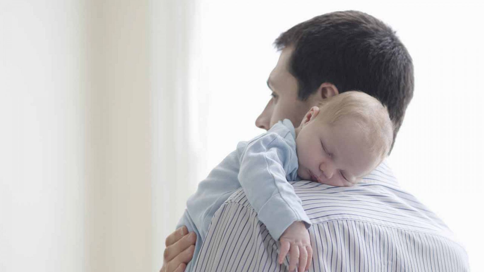El permiso de paternidad en España es de dos semanas.