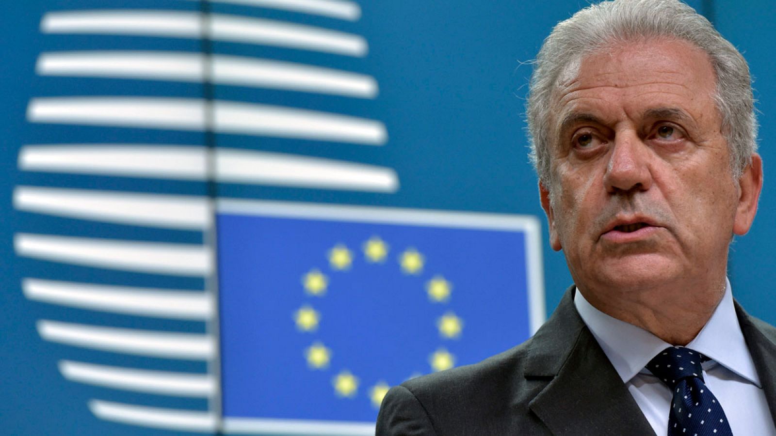 El comisario europeo para las Migraciones, Dimitris Avramopoulo, durante la rueda de prensa posterior a la reunión en Bruselas.