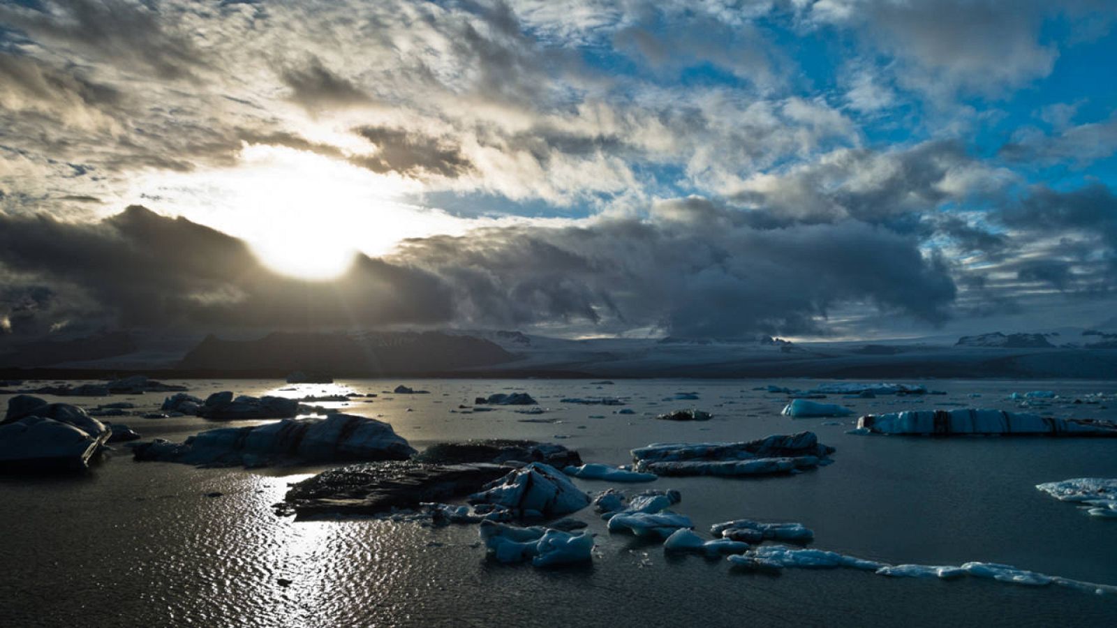 Grandes regiones de la superficie terrestre resultaron ser mucho más cálidas de lo normal en octubre.
