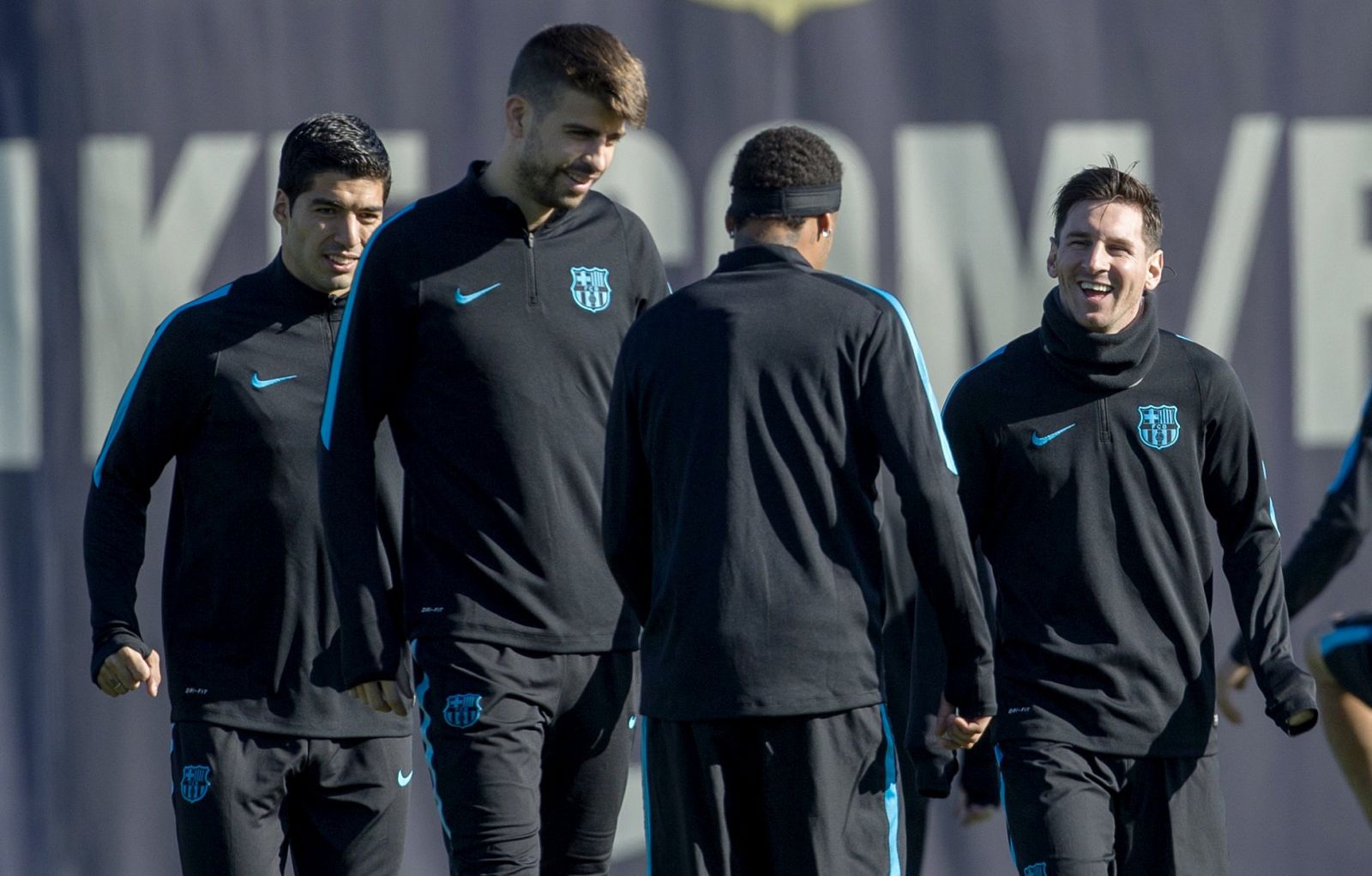 Los jugadores del FC Barcelona durante el entrenamiento.