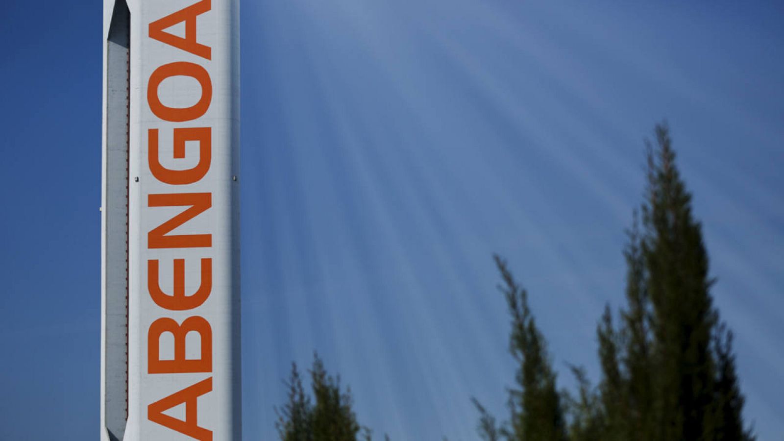 Torre de Abengoa en la planta solar de Solucar