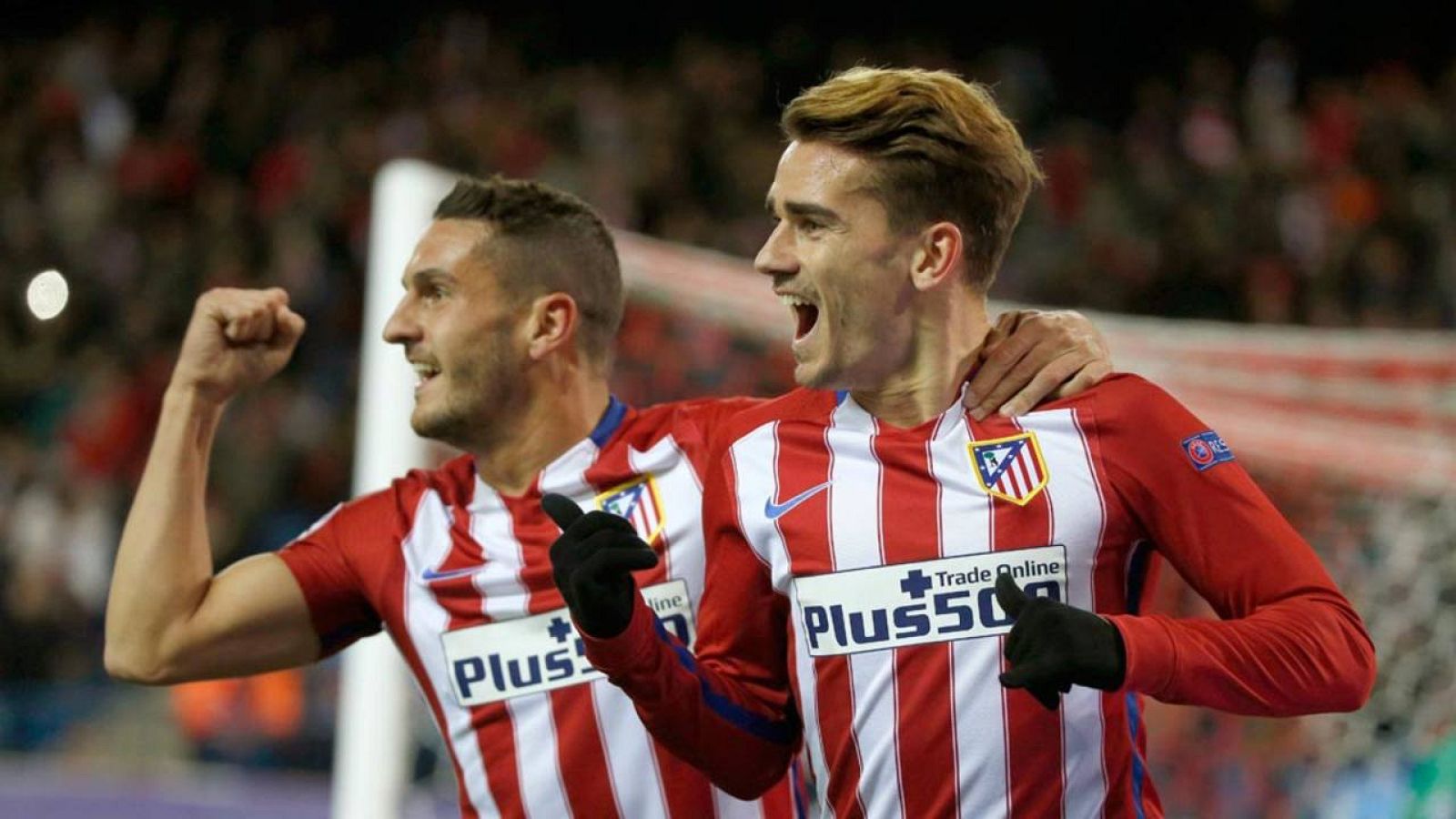 Griezmann celebra junto a Koke su primer tanto