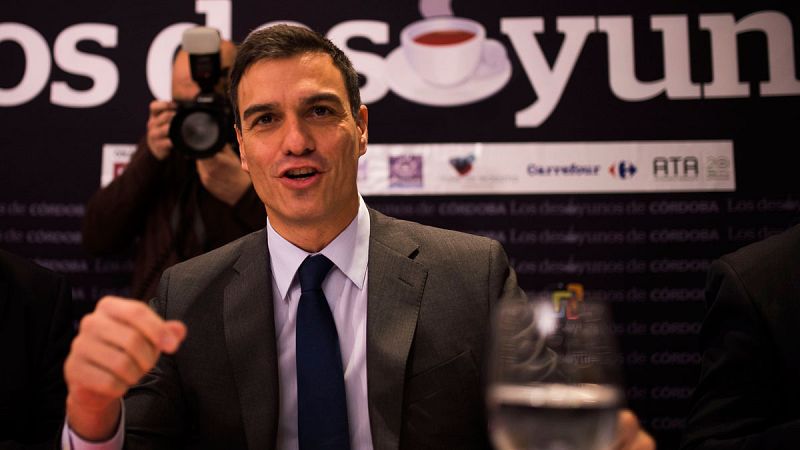 El líder del PSOE Pedro Sánchez antes de participar en un encuentro organizado por el Diario Córdoba