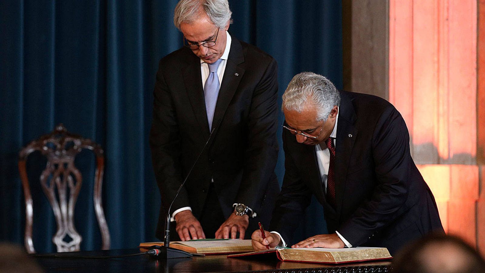  Antonio Costa, durante la ceremonia de toma de posesión como primer ministro en el Palacio Ajuda en Lisboa.