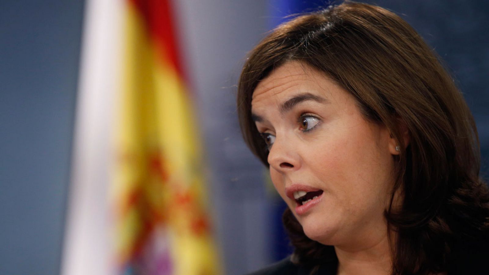 La vicepresidenta del Gobierno Soraya Sáenz de Santamaría tras el Consejo de Ministros