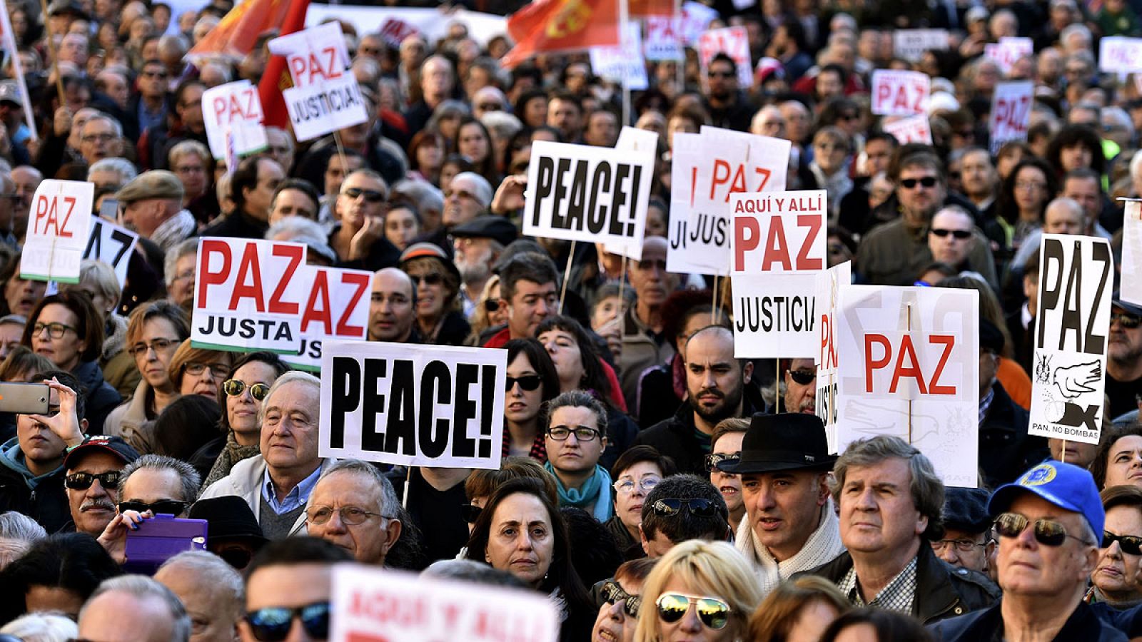 Manifestantes protestan en Madrid contra la guerra en Siria