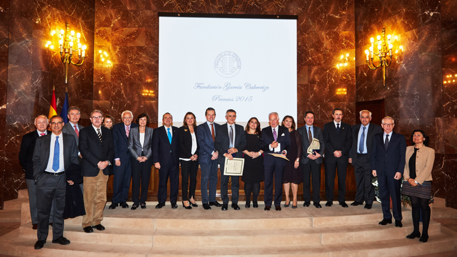 Foto de familia de la entrega de los Premios García Cabrerizo.