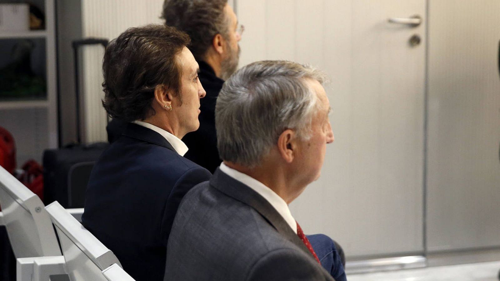 RAMONCÃ¿N SE SIENTA HOY EN EL BANQUILLO POR SUSTRAER 57.000 EUROS A LA SGAE