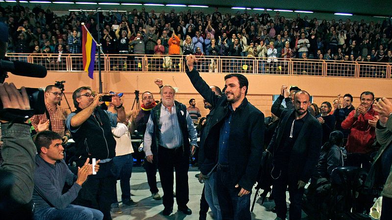 Alberto Garzón, a su llegada al mitin en el que ha participado en Alicante.