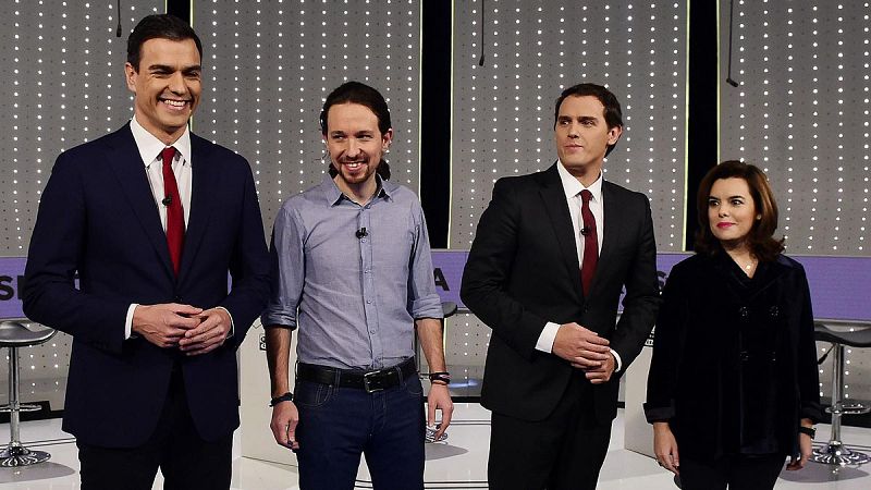 Los candidatos de PSOE, Pedro Sánchez, de Podemos, Pablo Iglesias, de Ciudadanos, Albert Rivera, y la número 2 del Partido Popular, Soraya Sáenz de Santamaría, en un debate electoral a cuatro en Atresmedia.
