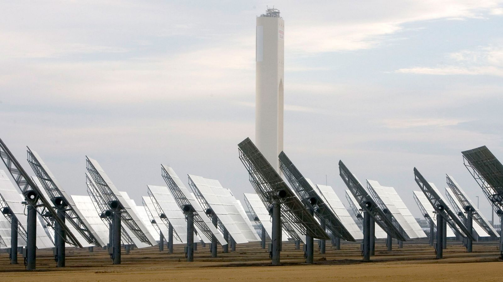 Planta solar de Abengoa en Sanlúcar La Mayor (Sevilla)