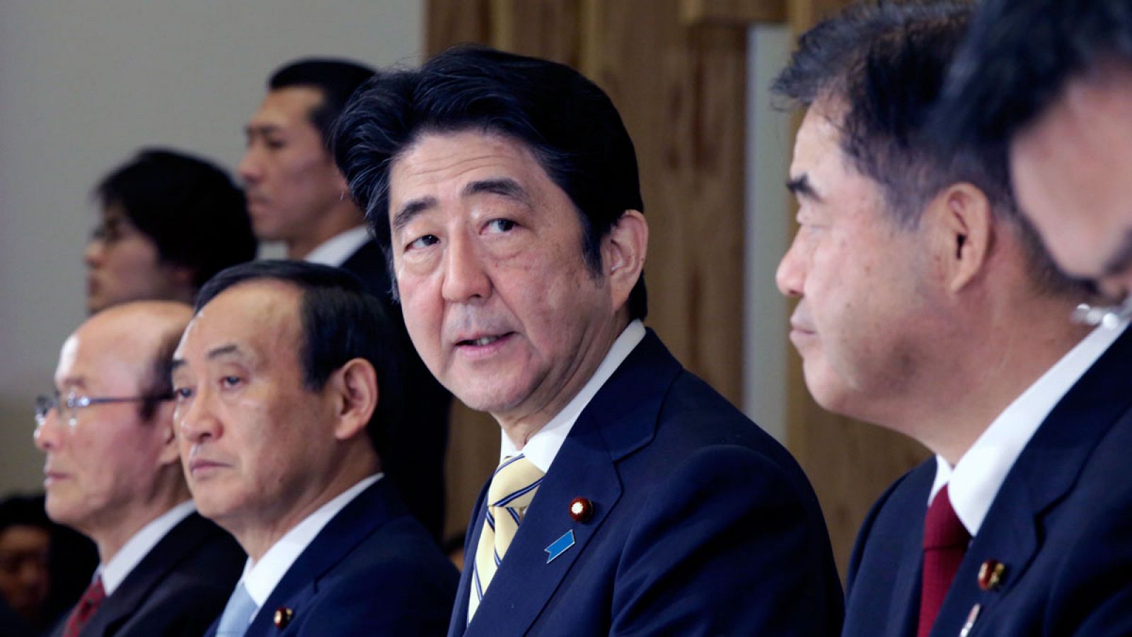 El primer ministro de Japón Shinzo Abe durante una reunión del gabinete de ministros el pasado 22 de diciembre.