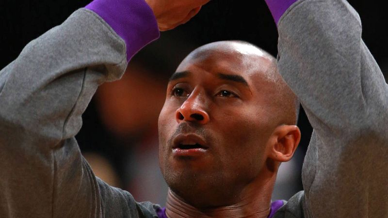 Kobe Bryant, antes del partido contra los Clippers.