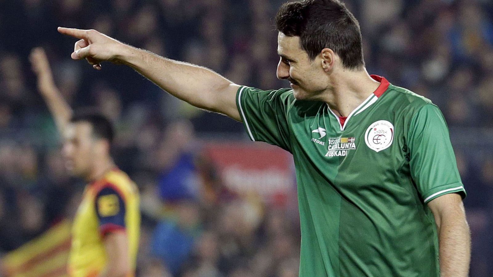 Aduriz celebra el gol de Euskadi ante Cataluña