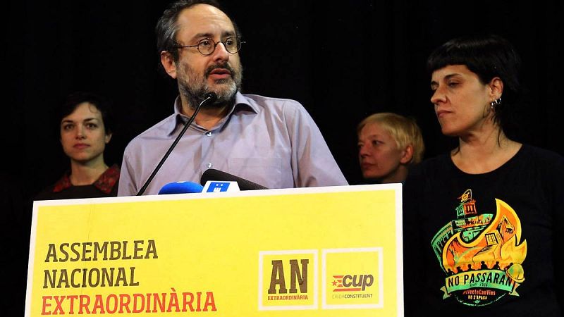 El presidente de la CUP en el Parlament, Antonio Baños, y su portavoz parlamentaria, Anna Gabriel.