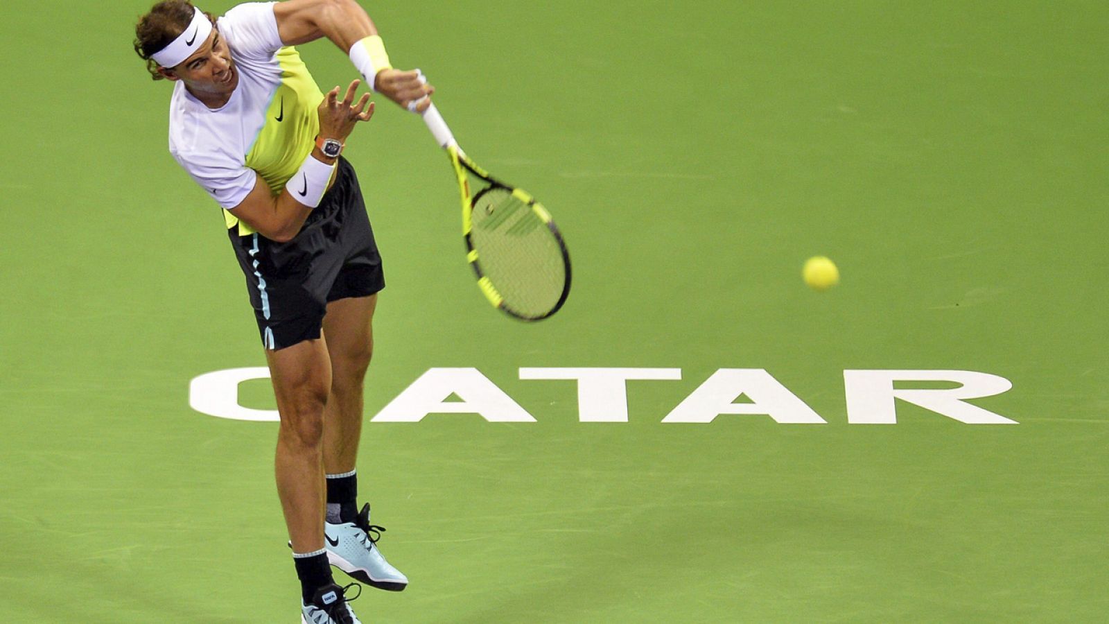 Nadal, en el partido ante Carreño en Doha.