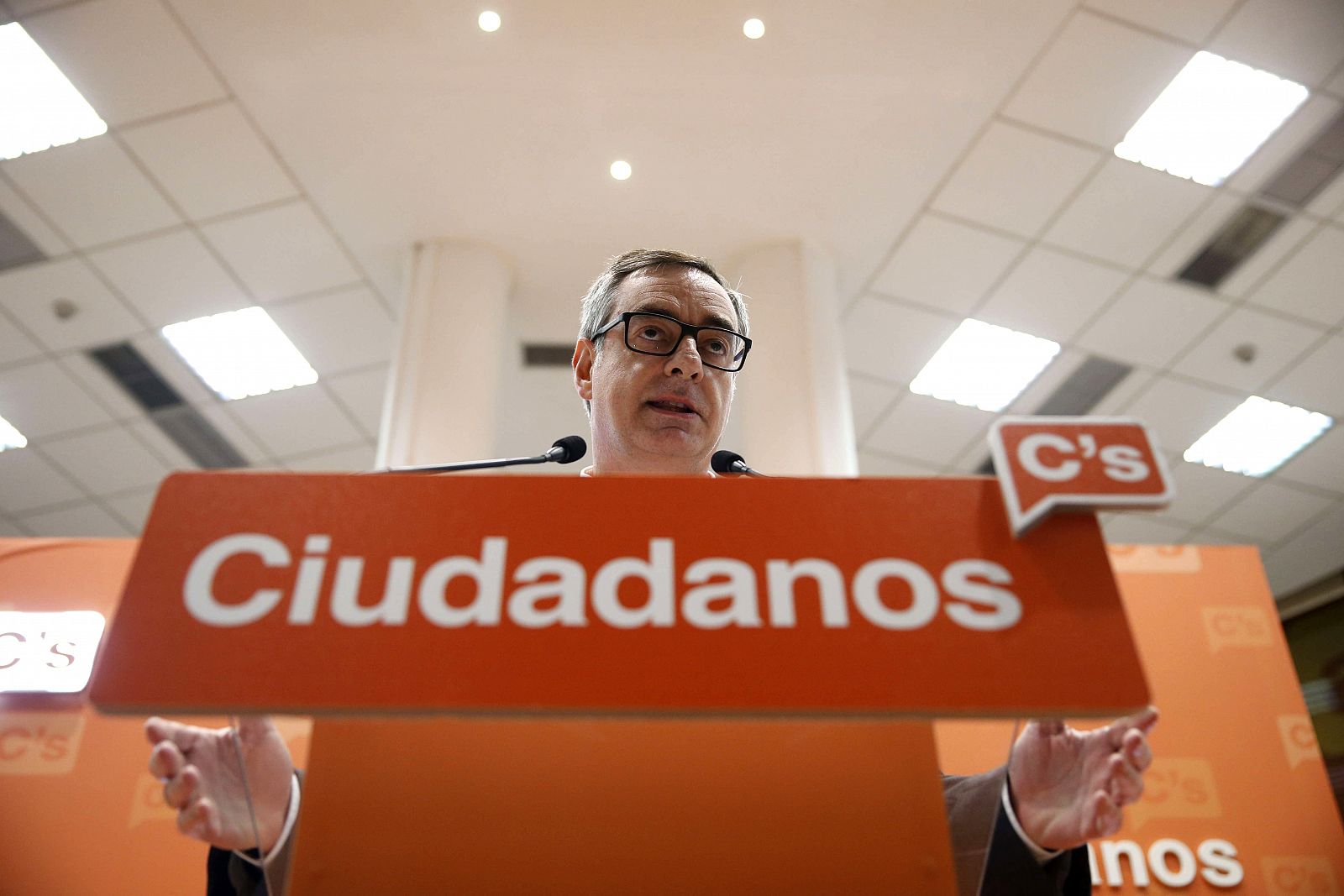 El director de campaña de Ciudadanos, José Manuel Villegas, ante la prensa la reunión de la Ejecutiva Nacional del partido.