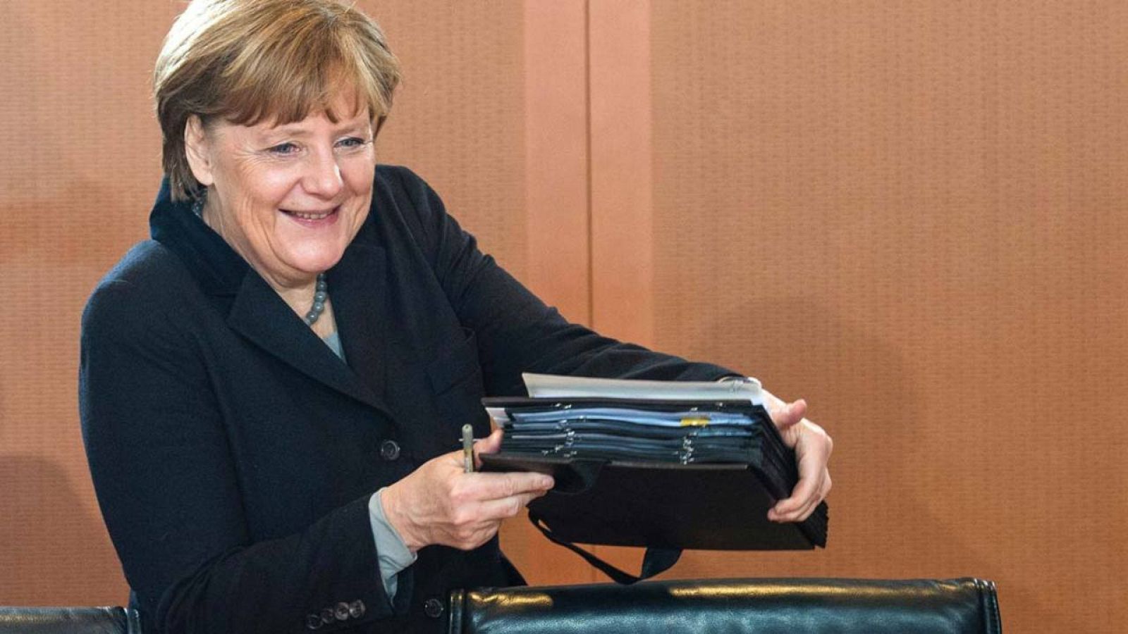 La canciller alemana, Angela Merkel, este miércoles, a su llegada a la reunión semanal del gabinete de Gobierno