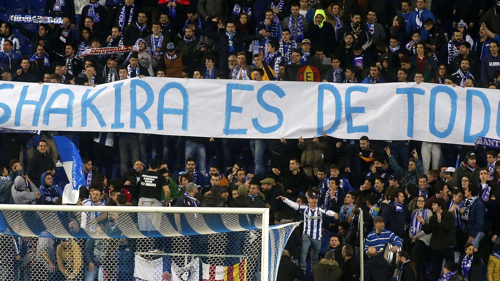 Pancarta ofensiva exhibida en Cornellá