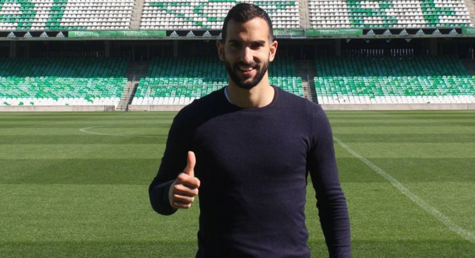 Martín Montoya ya es jugador del Betis