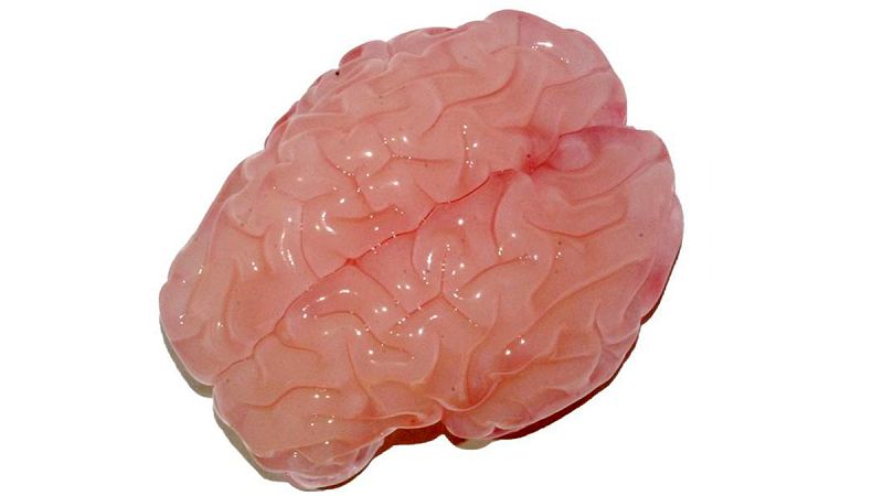 La réplica está elaborada con un gel elastómero rosa pálido.