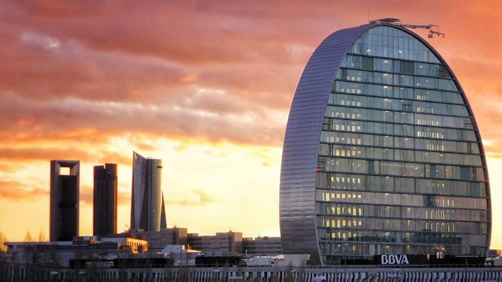 El edificio de La Vela, sede central del BBVA en Madrid