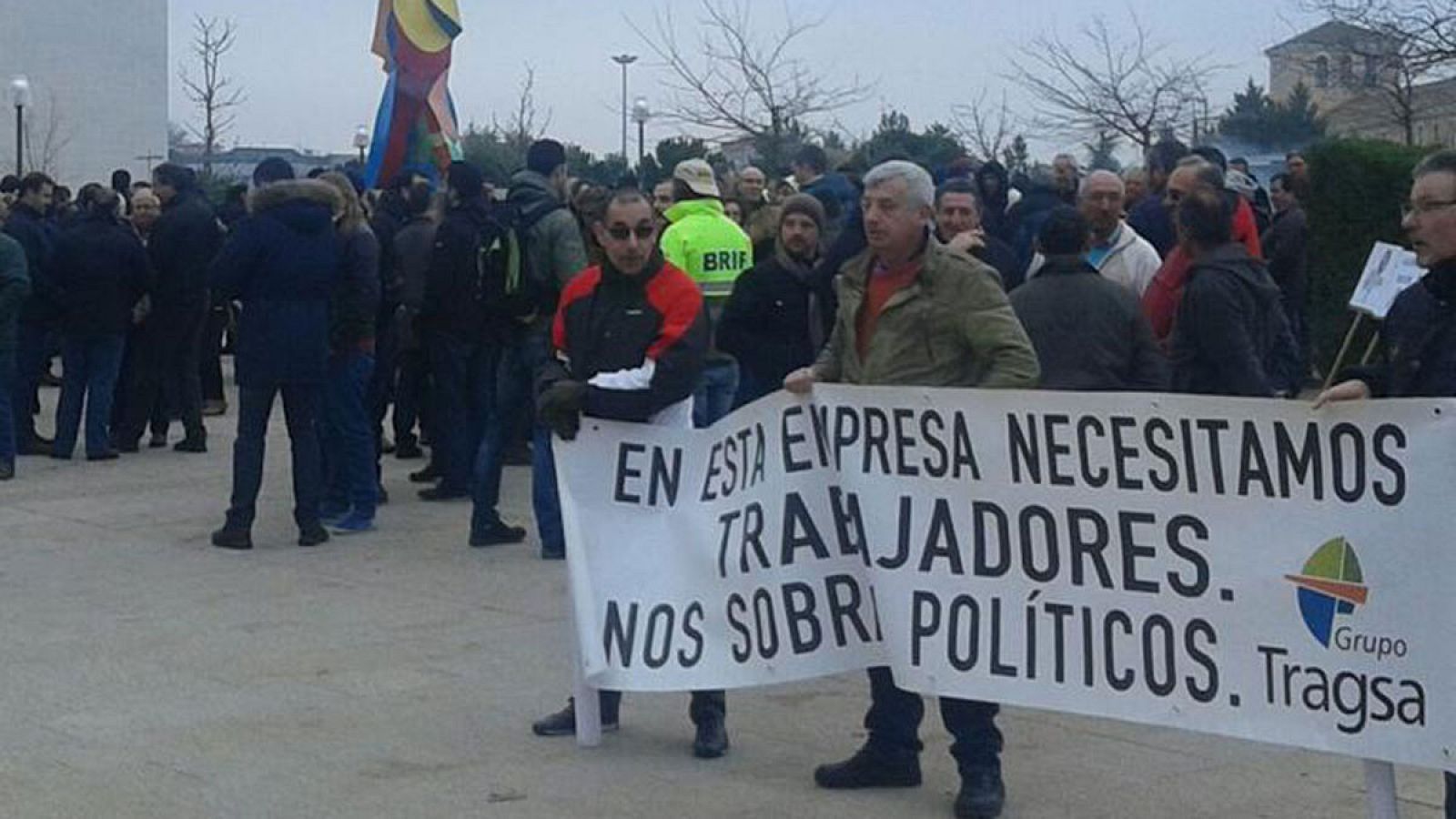 Los trabajadores de Tragsa concentrados ante las Cortes de Castilla y León