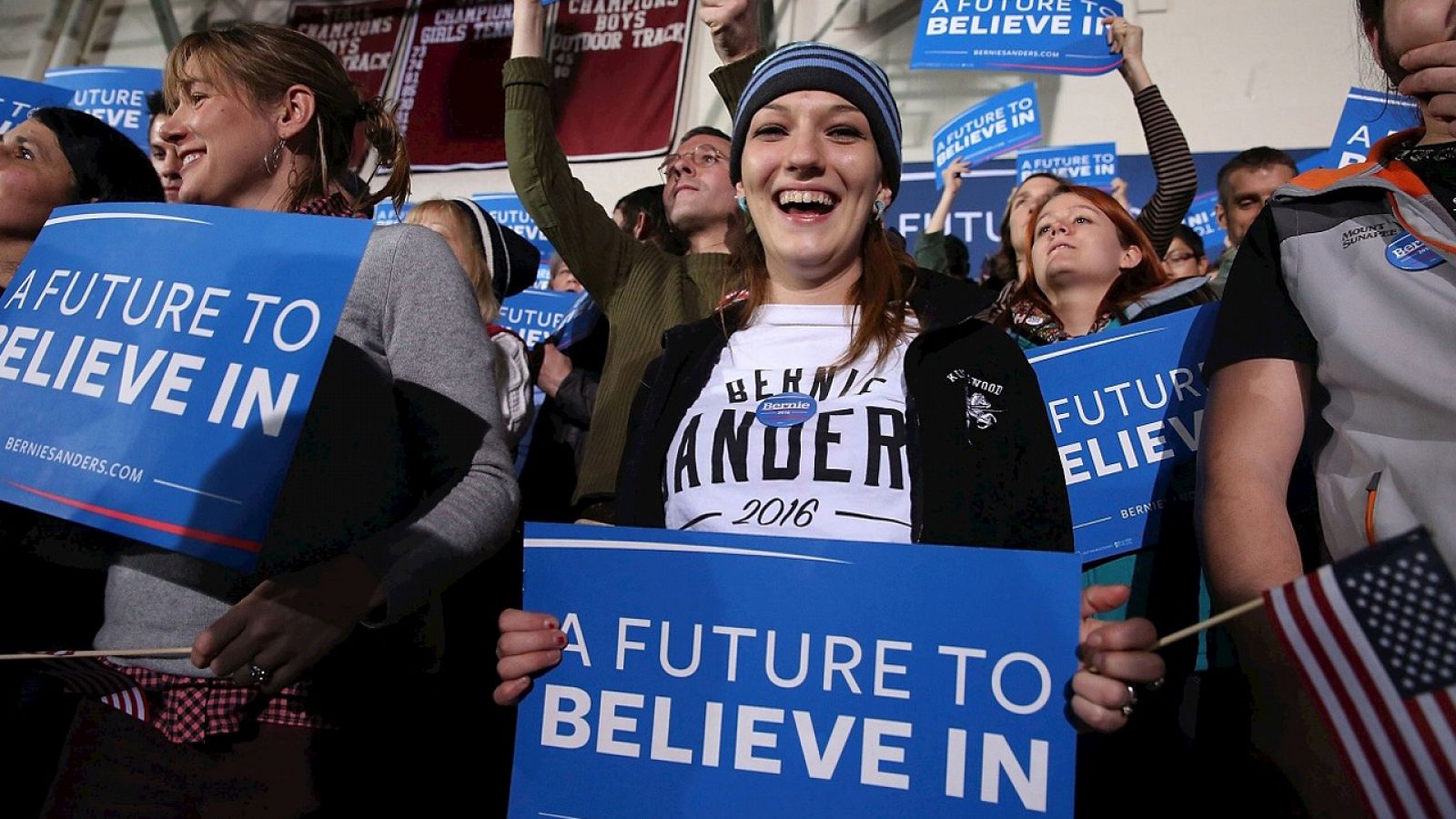 Partidarios de Bernie Sanders celebran la victoria en Concord, New Hampshire