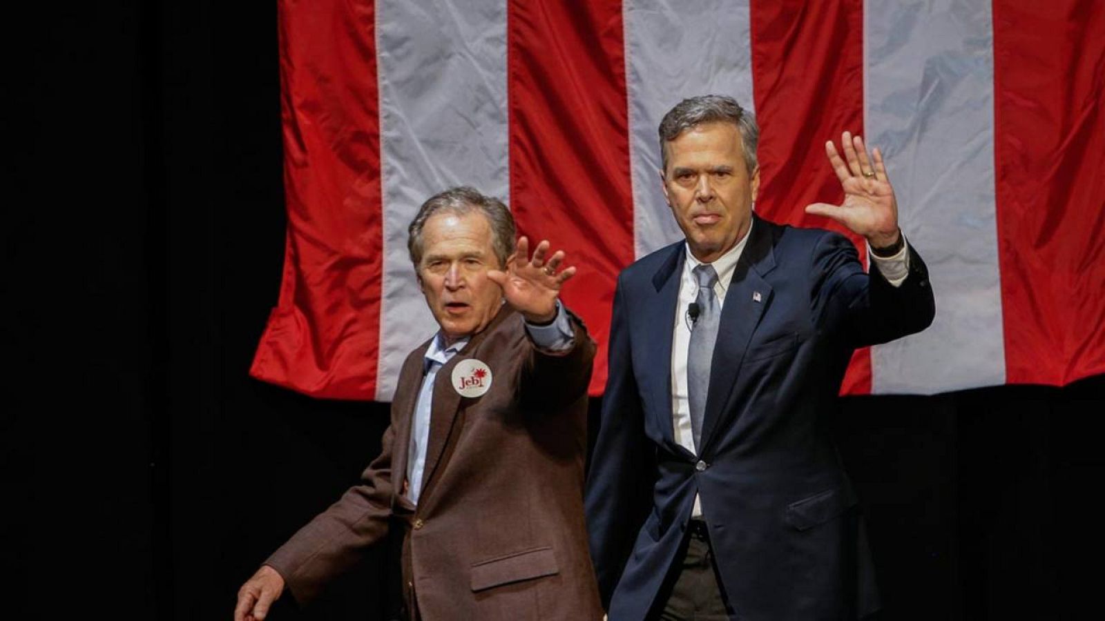 George Bush junto a su hermano Jeb Bush