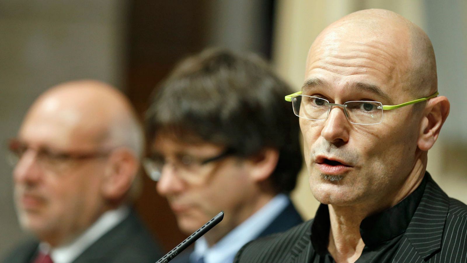 El conseller de Exteriores, Raül Romeva junto al presidente catalán, Carles Puigdemont el pasado 11 de febrero.