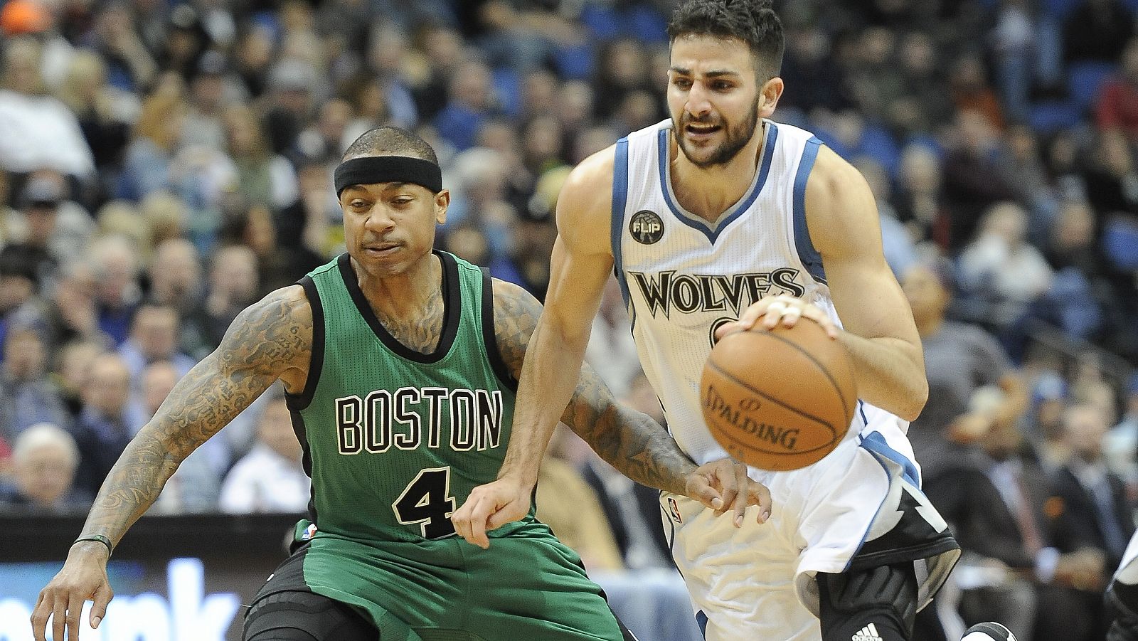 Ricky Rubio le gana el duelo a Isaiah Thomas.