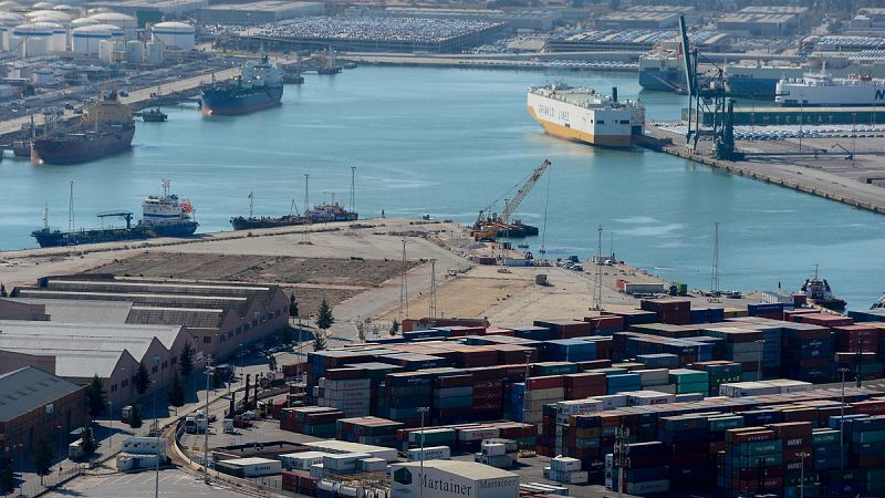 Terminal de contenedores del puerto de Barcelona
