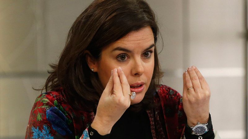 La vicepresidenta del Gobierno, Soraya Sáenz de Santamaría, durante la rueda de prensa tras el Consejo de Ministros.