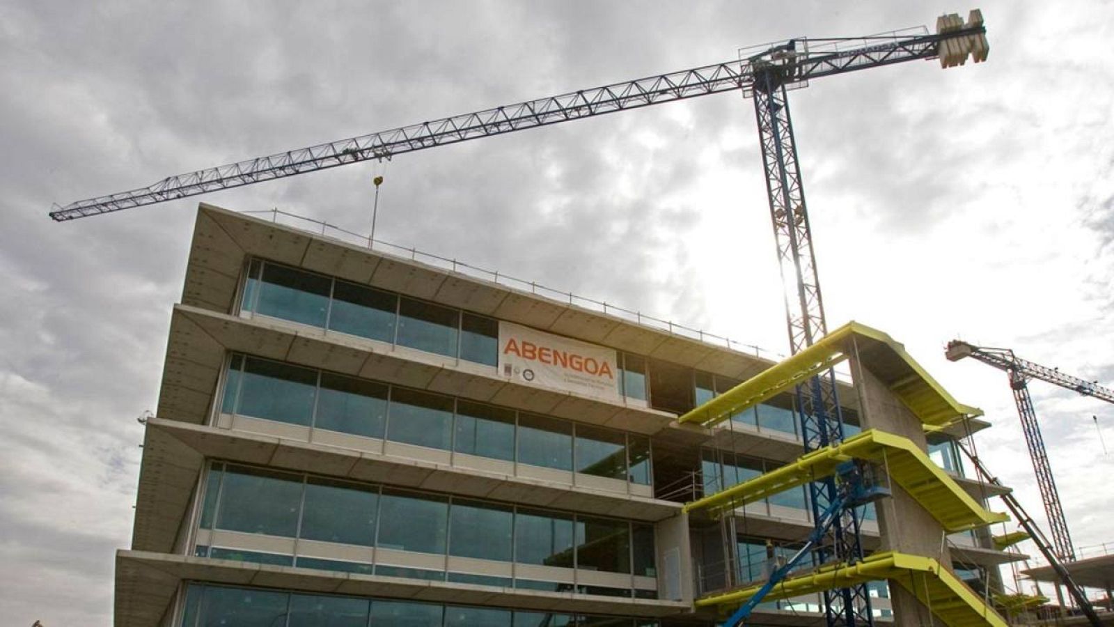 Obras del Centro Tecnológico de Palmas Altas construido por Abengoa en Sevilla