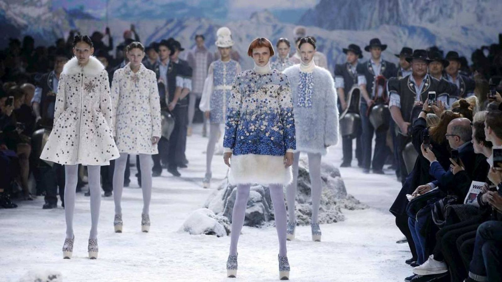 Propuestas para el invierno de 2016 de Moncler Gamme Rouge. 