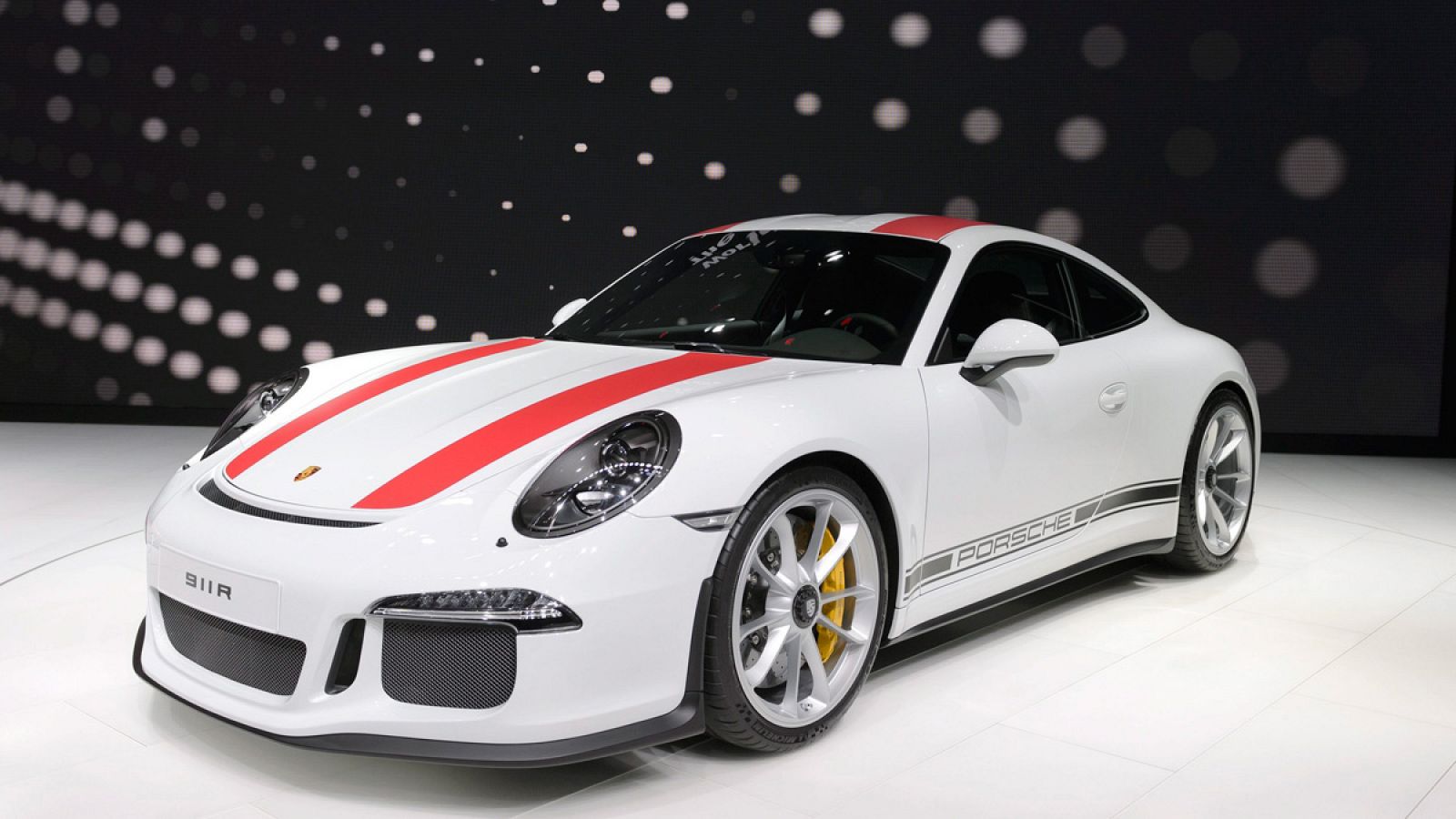 El nuevo Porsche 911 R en el Salón del Automóvil de Ginebra (Suiza)