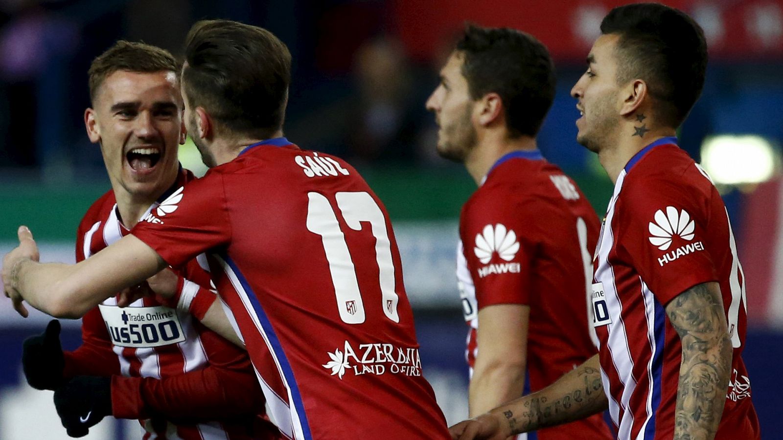 Los jugadores del Atlético celebran el gol de Griezmann