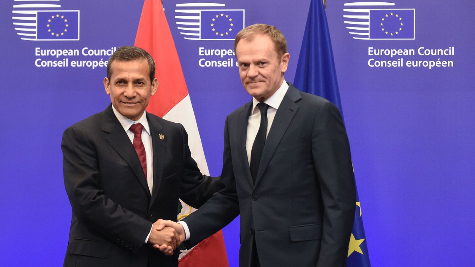 El presidente de Perú, Ollanta Humala, con el presidente del Consejo Europeo, Donald Tusk