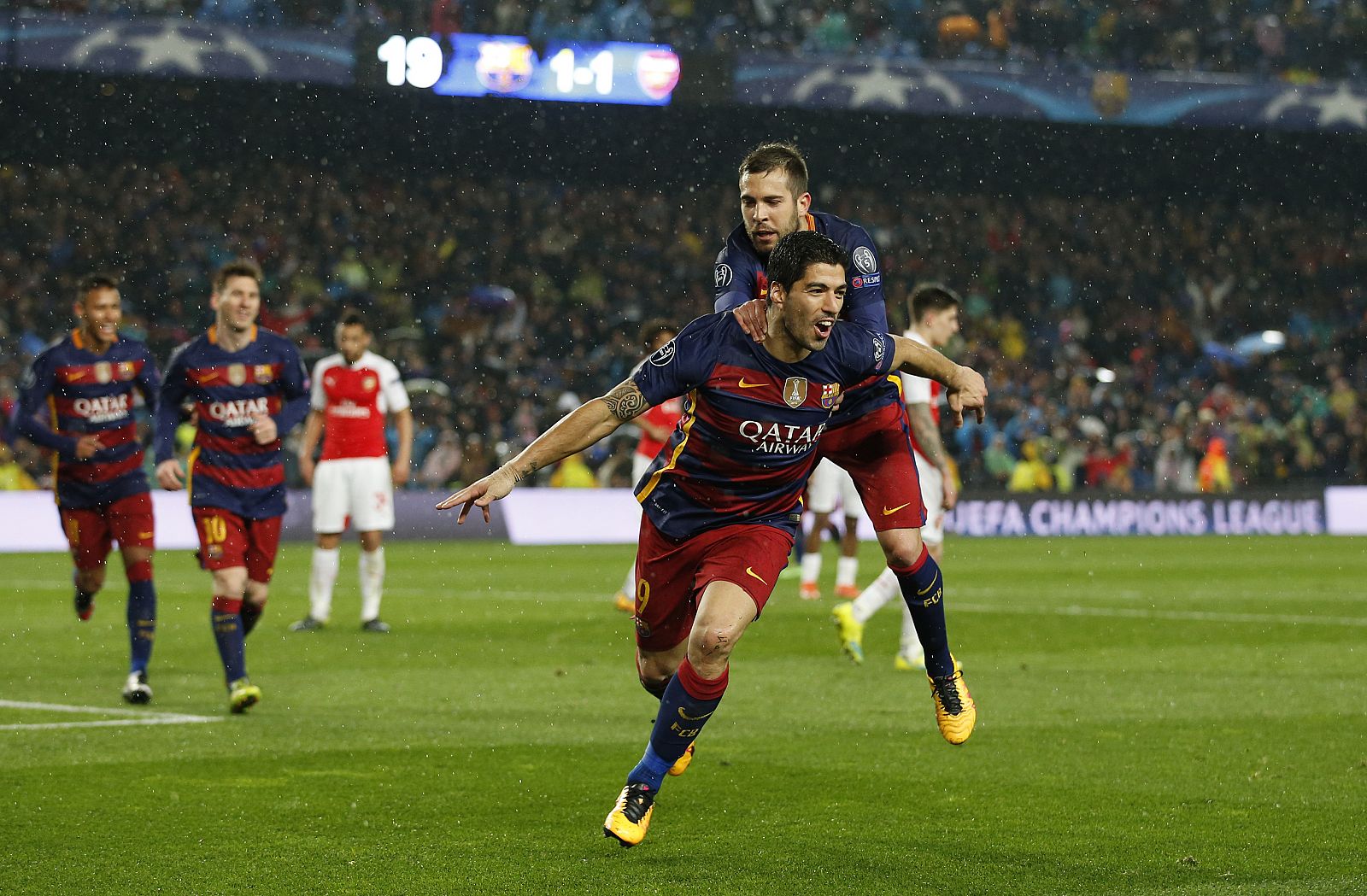 Luis Suárez celebra el segundo gol del Barça frente al Arsenal.