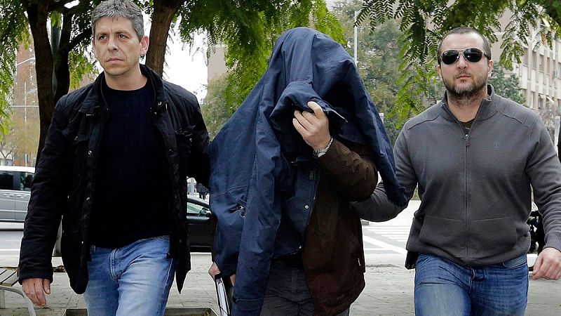 Joaquín B. (c), el exprofesor de gimnasia del colegio barcelonés de los Maristas de Les Corts acusado de abusos sexuales.