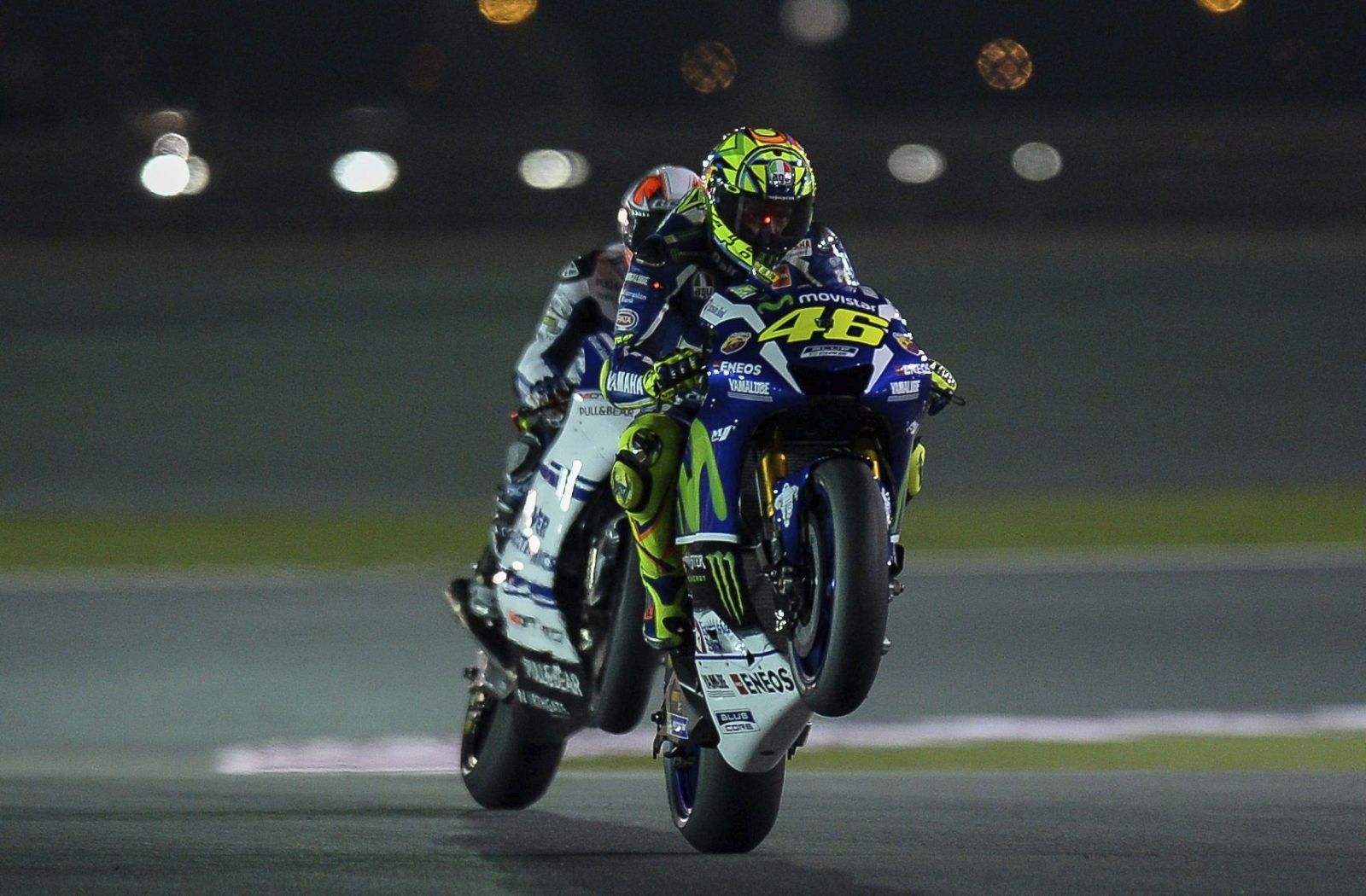 El piloto italiano Moto GP Valentino Rossi de Movistar Yamaha durante los libres.