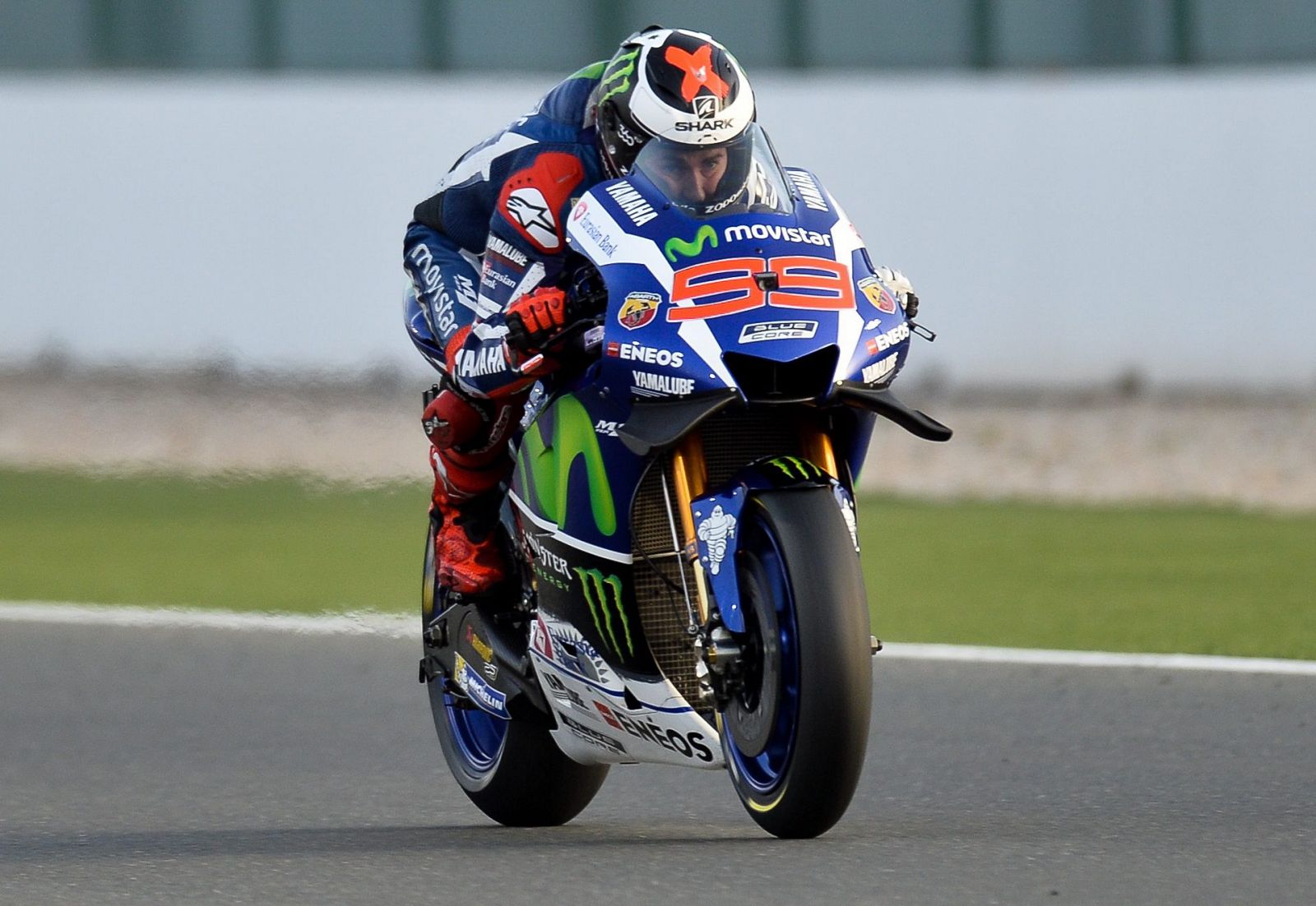 Jorge Lorenzo rodando en la pista de Catar.