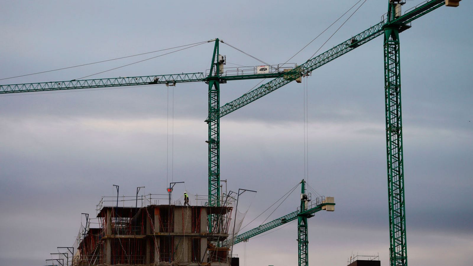 Un edificio en construcción en Zaragoza