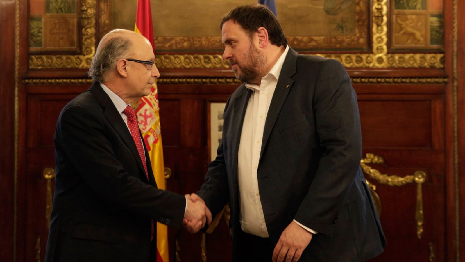 El ministro de Hacienda, Cristóbal Montoro, y el vicepresidente catalán, Oriol Junqueras, el pasado viernes en Madrid.