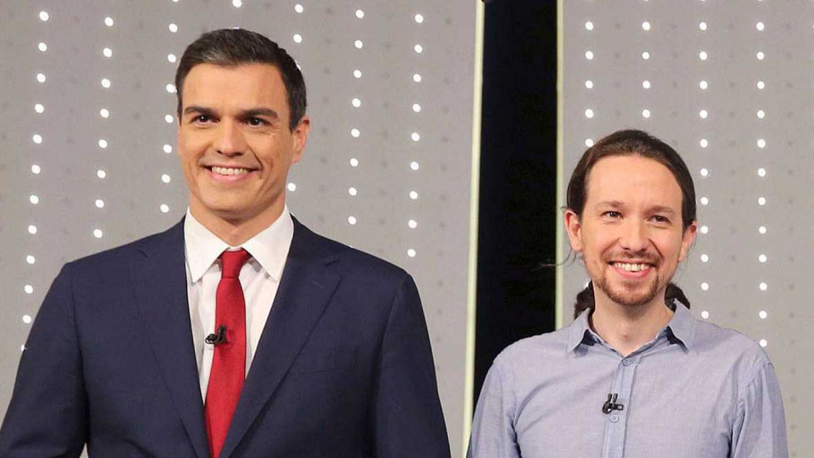El líder del PSOE, Pedro Sánchez, junto a su homólogo en Podemos, Pablo Iglesias