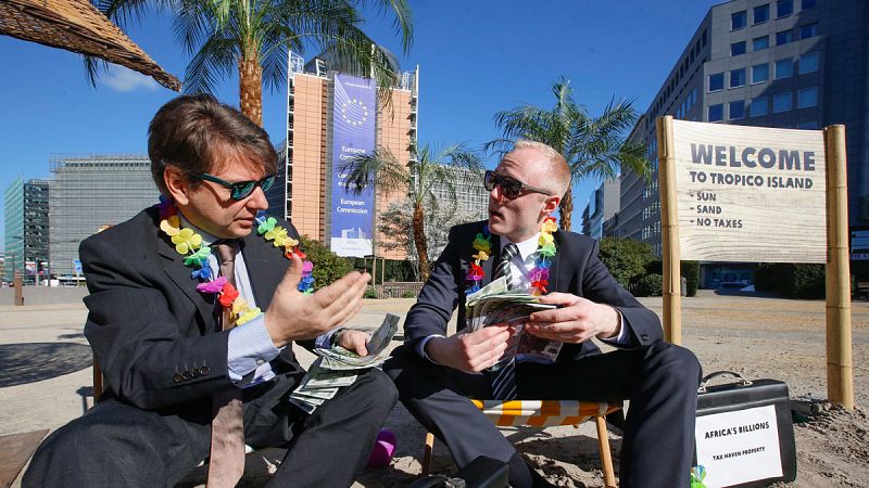 Protesta contra los paraísos fiscales ante la sede de la Comisión Europea