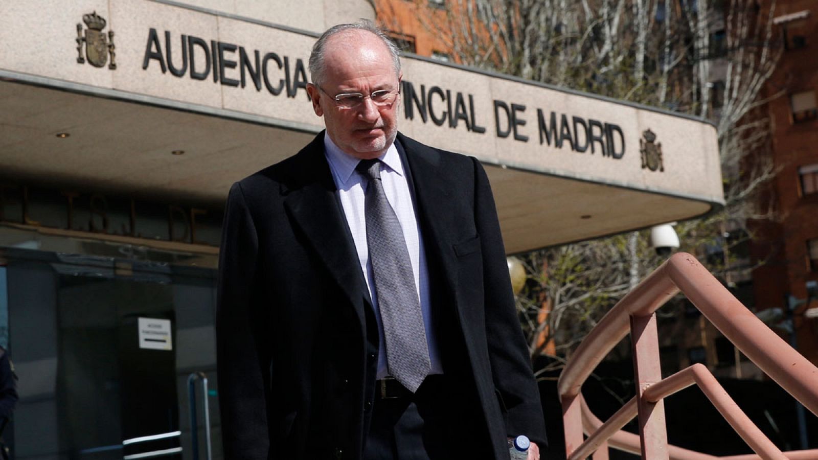 El exvicepresidente del Gobierno, expresidente del FMI y de Bankia, Rodrigo Rato, a su salida de la Audiencia Provincial de Madrid