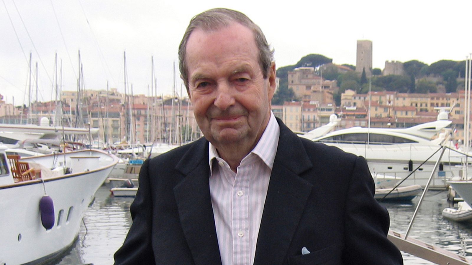 Guy Hamilton en el Festival de Cannes de 2005 .